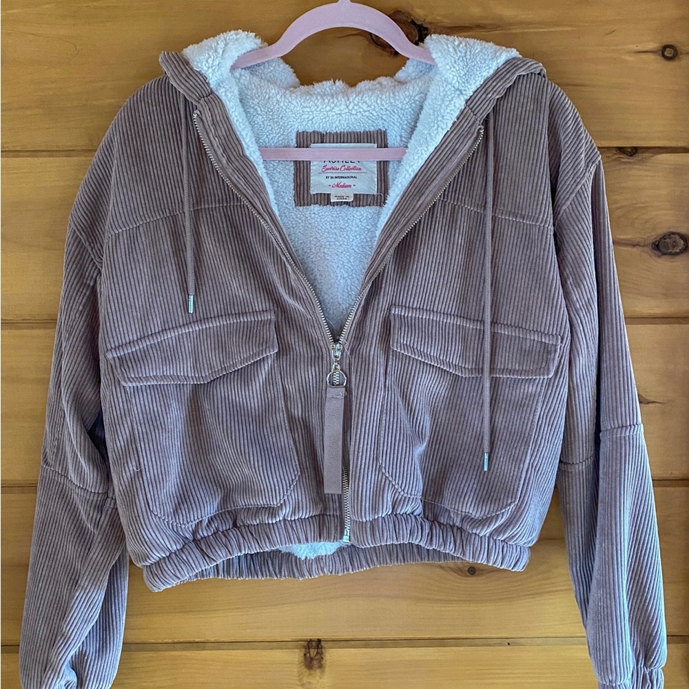 Fluffy cropped zip up jacket
